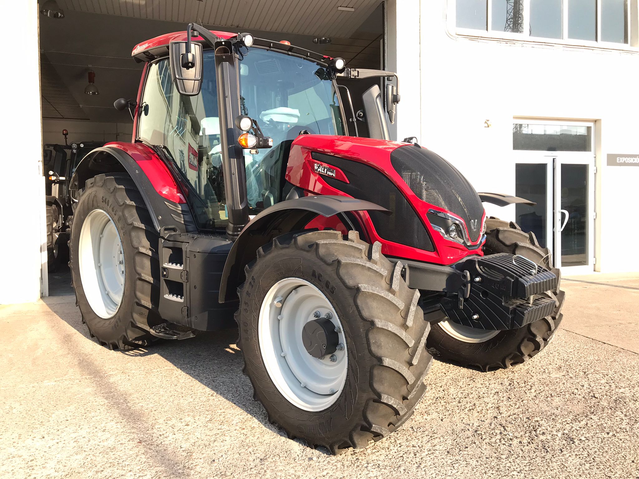 Valtra N135 Active en alquiler