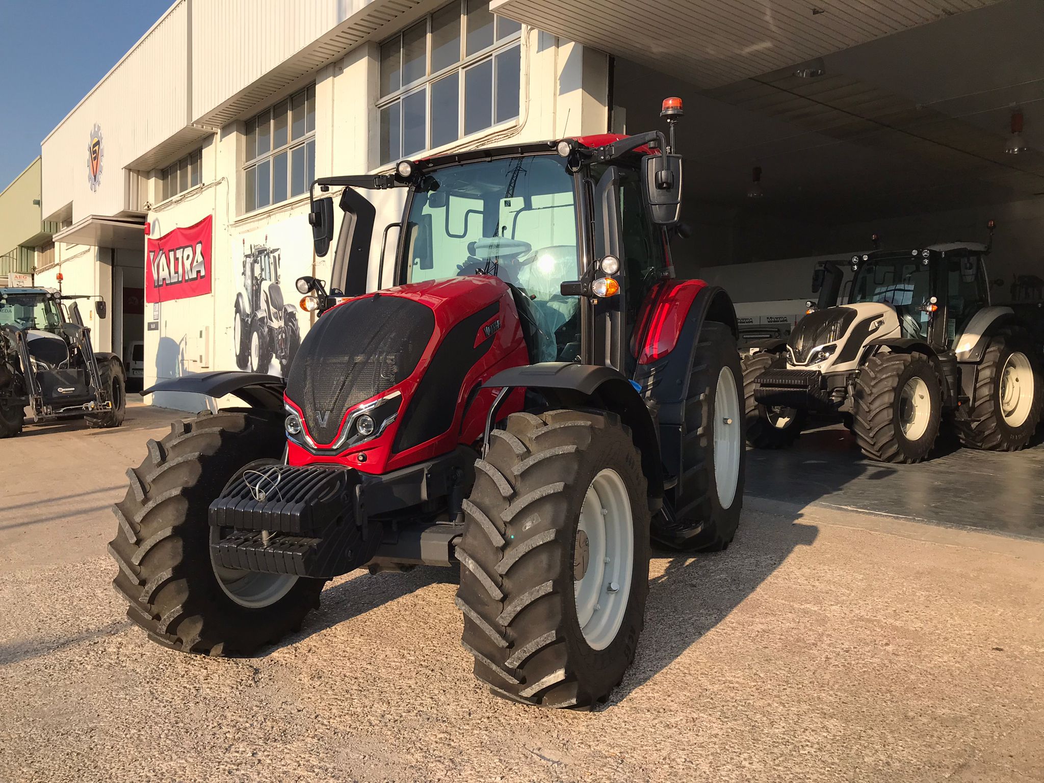 Valtra N135 Active en alquiler